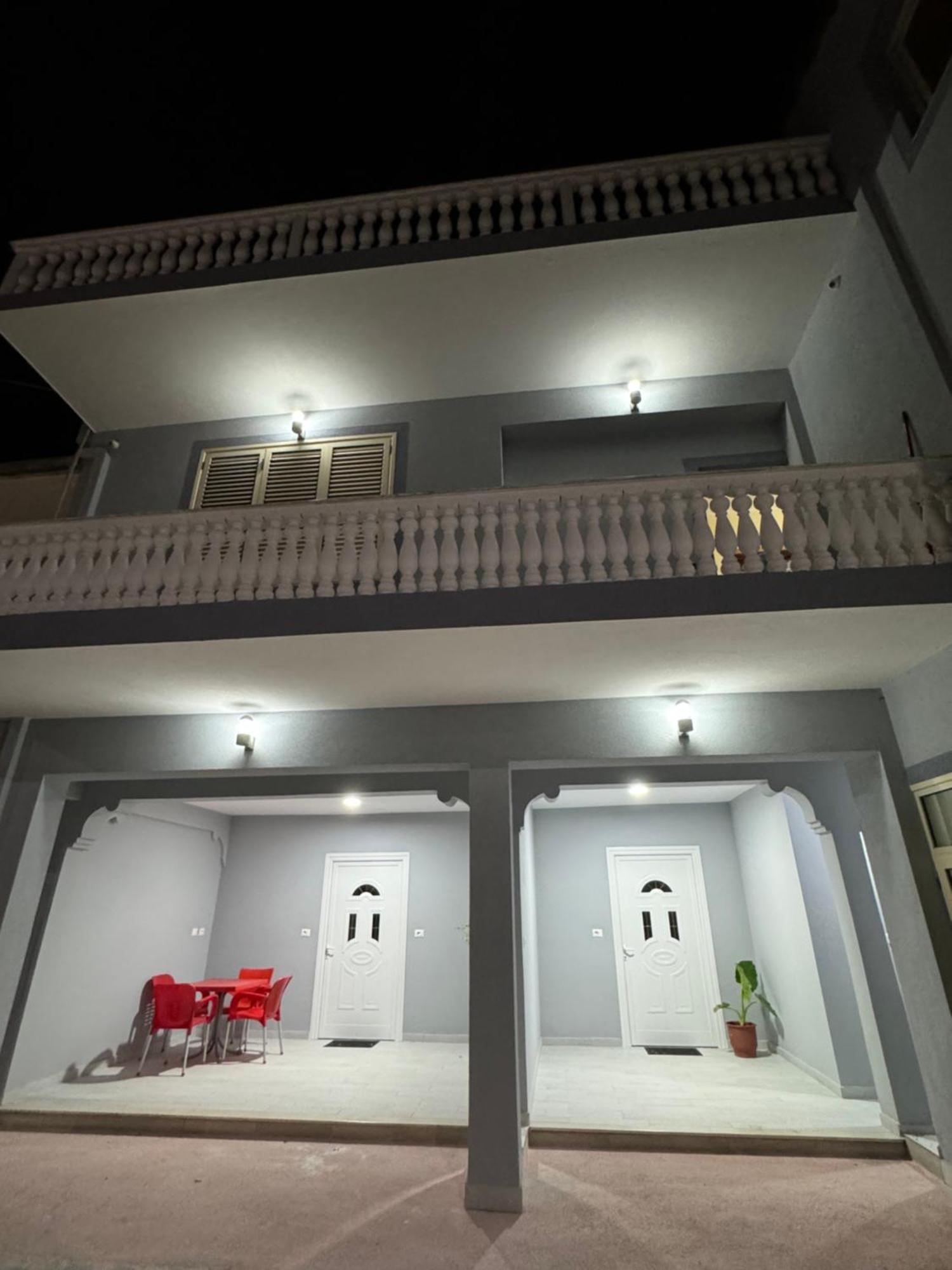 Vila Mili Vlorë Esterno foto